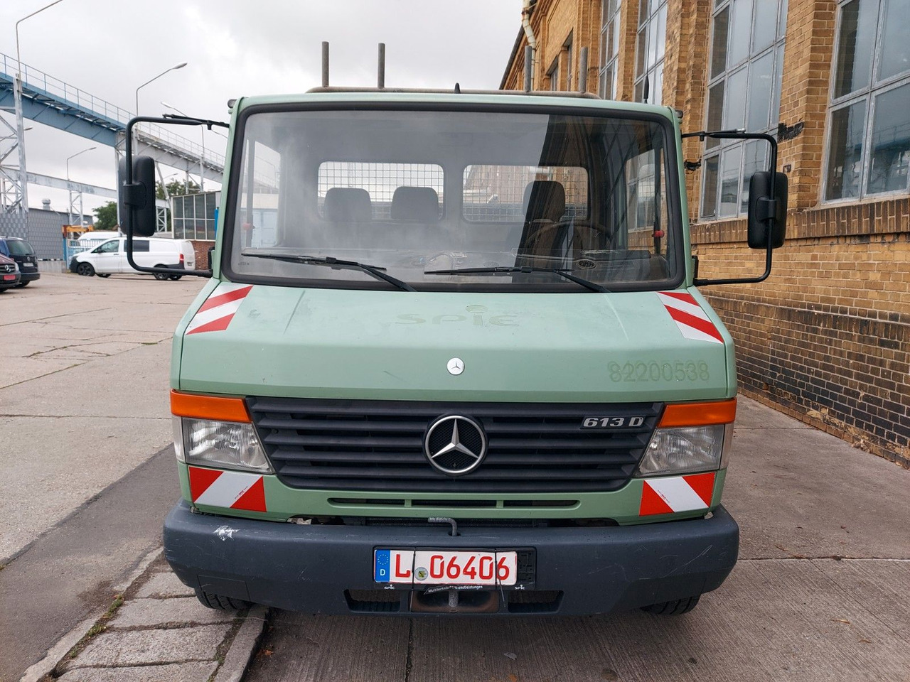 Mercedes-Benz Vario 613D Pritsche lang extralang - Bestelwagen open laadbak: afbeelding 3 Mercedes-Benz Vario 613D Pritsche lang extralang - Bestelwagen open laadbak: afbeelding 3