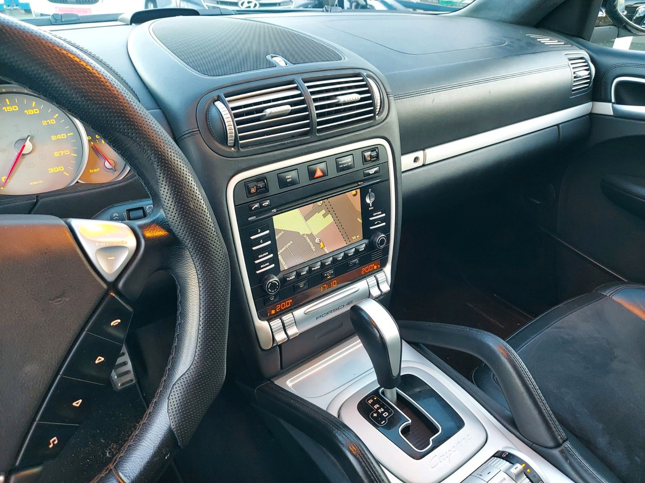 SUV Porsche Cayenne Turbo S Bose Alcantara Navi Luft: afbeelding 14 SUV Porsche Cayenne Turbo S Bose Alcantara Navi Luft: afbeelding 14