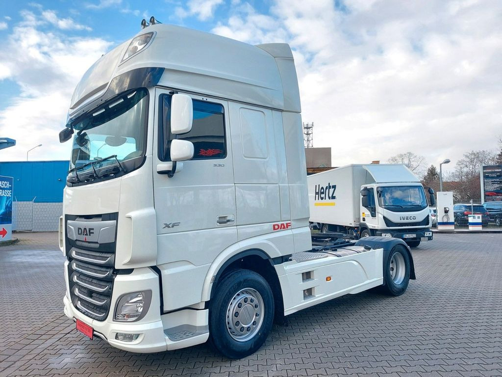 DAF XF 530 FT SuperSpaceCab ACC Luftfeder Retarder - Trekker: afbeelding 4 DAF XF 530 FT SuperSpaceCab ACC Luftfeder Retarder - Trekker: afbeelding 4