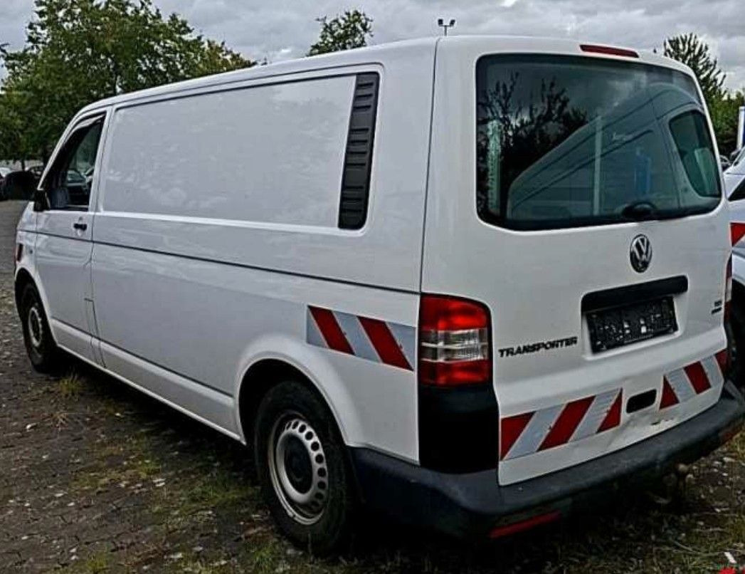 Volkswagen T5 Transporter Kasten Kombi lang 4Motion - Personenvervoer: afbeelding 4 Volkswagen T5 Transporter Kasten Kombi lang 4Motion - Personenvervoer: afbeelding 4