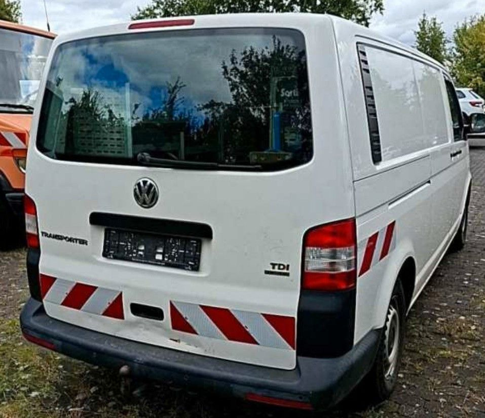 Volkswagen T5 Transporter Kasten Kombi lang 4Motion - Personenvervoer: afbeelding 3 Volkswagen T5 Transporter Kasten Kombi lang 4Motion - Personenvervoer: afbeelding 3