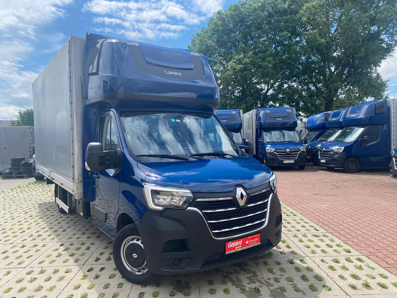 Renault Master - Schuifzeilen bestelwagen: afbeelding 1 Renault Master - Schuifzeilen bestelwagen: afbeelding 1