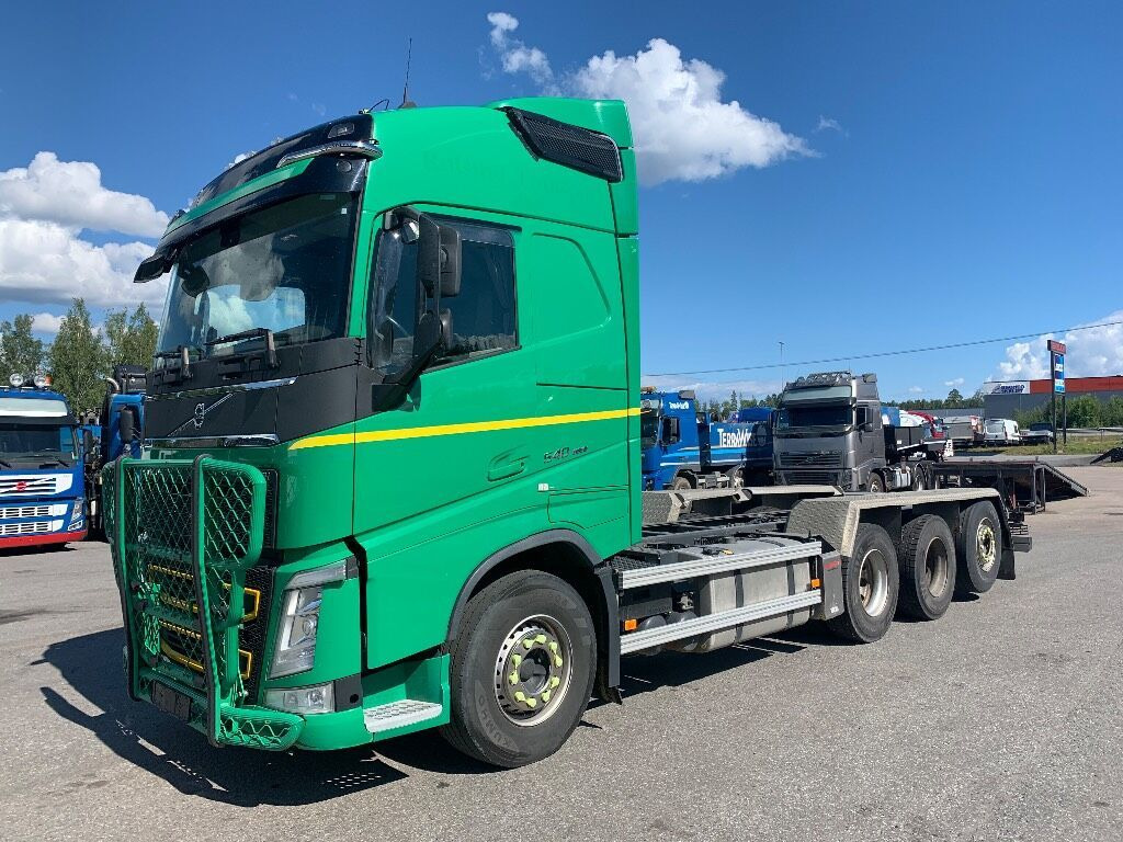 VOLVO FH13 540 8x4*4 - Chassis vrachtwagen: afbeelding 1 VOLVO FH13 540 8x4*4 - Chassis vrachtwagen: afbeelding 1