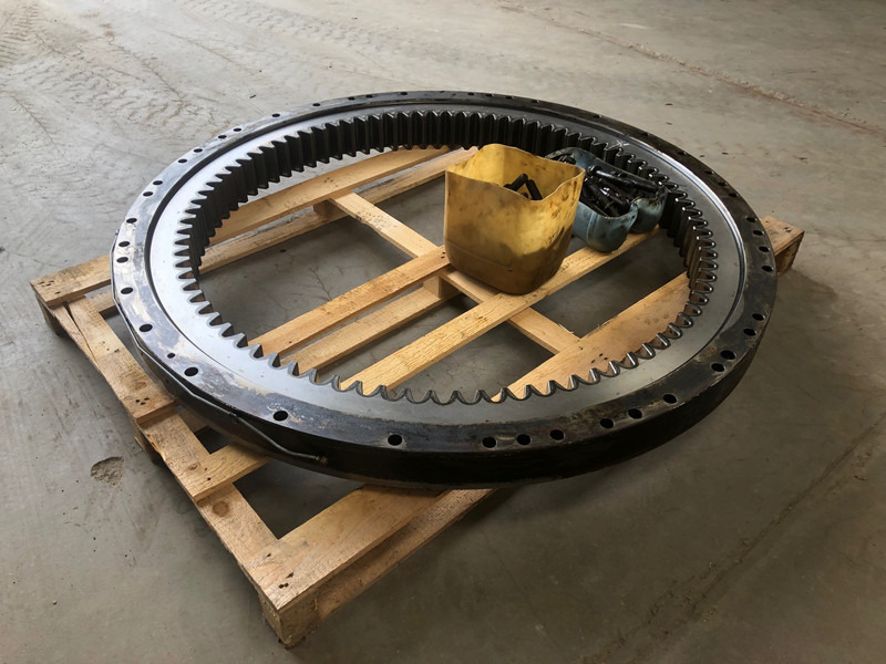 Caterpillar 330/336 Slewring OEM 3530487 - Draaikrans voor Bouwmachine: afbeelding 1 Caterpillar 330/336 Slewring OEM 3530487 - Draaikrans voor Bouwmachine: afbeelding 1