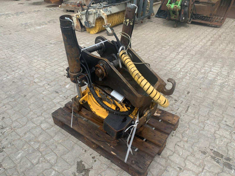 Engcon Engcon 20205 Rototilt NTP10 - Draaikantelstuk voor Bouwmachine: afbeelding 2 Engcon Engcon 20205 Rototilt NTP10 - Draaikantelstuk voor Bouwmachine: afbeelding 2