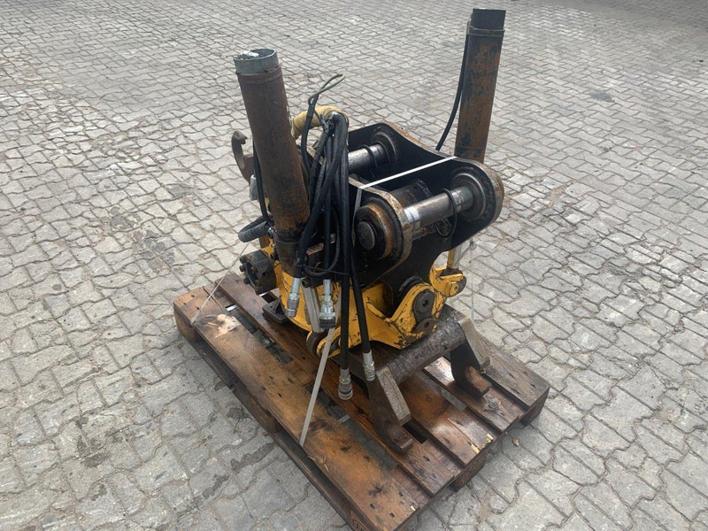Engcon Engcon 20205 Rototilt NTP10 - Draaikantelstuk voor Bouwmachine: afbeelding 3 Engcon Engcon 20205 Rototilt NTP10 - Draaikantelstuk voor Bouwmachine: afbeelding 3