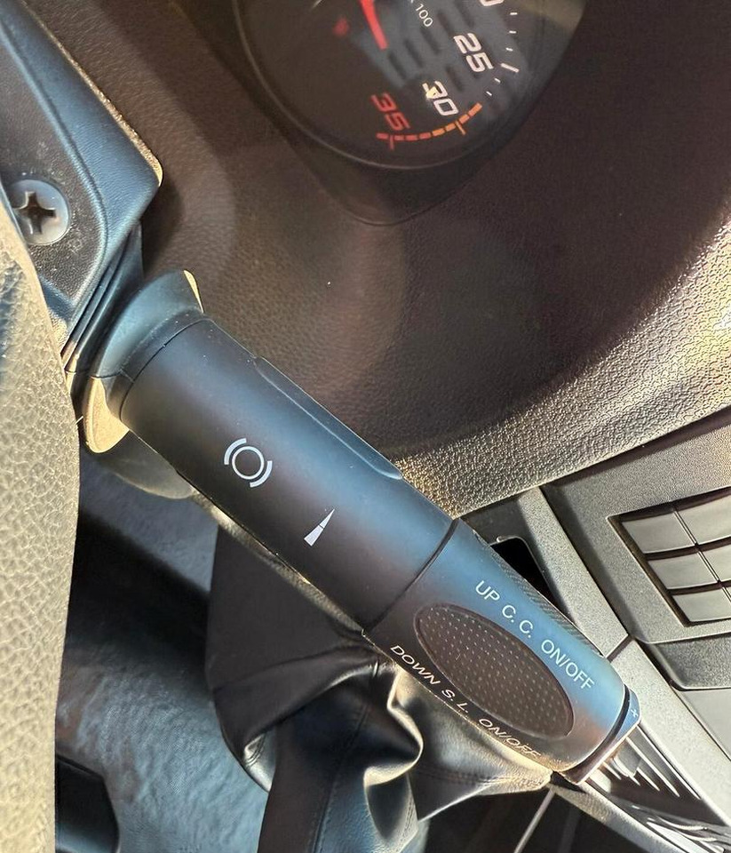 Schuifzeilen vrachtwagen Iveco: afbeelding 7 Schuifzeilen vrachtwagen Iveco: afbeelding 7