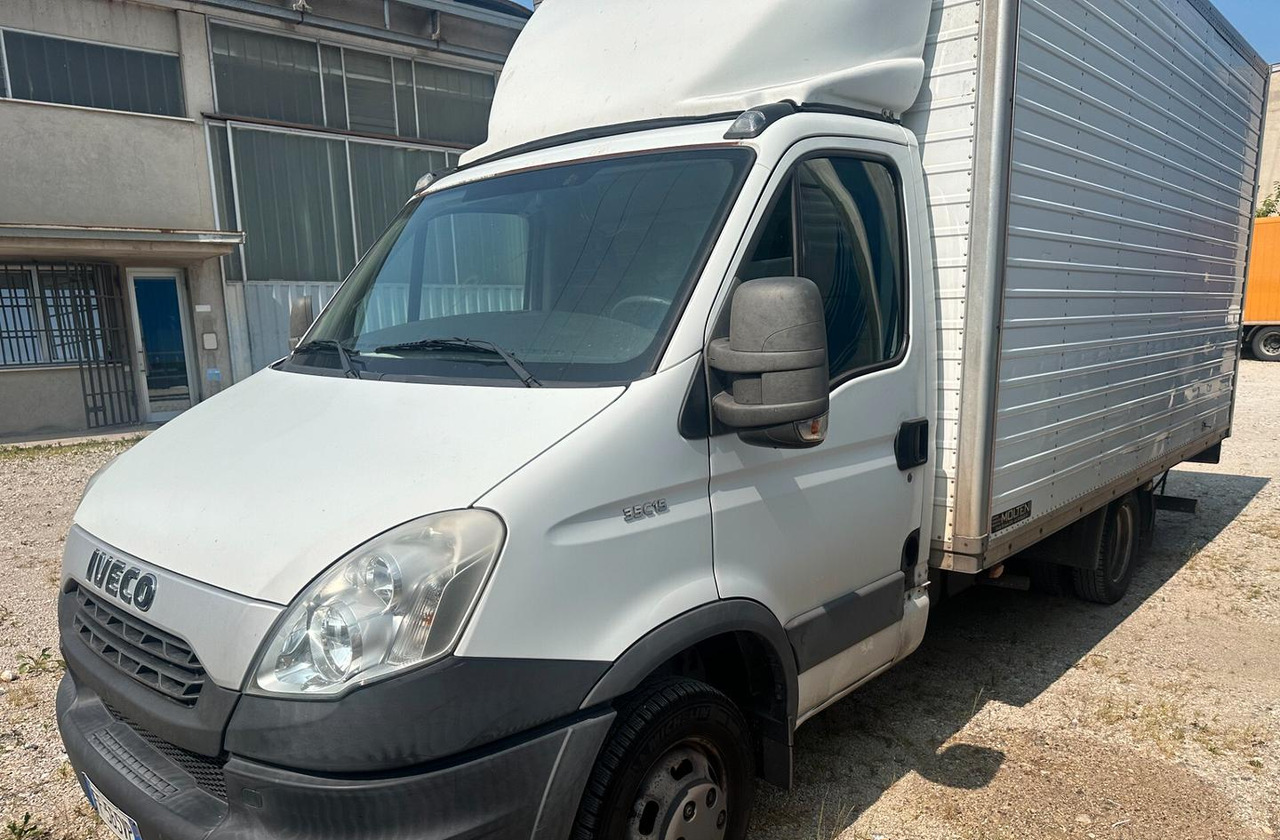 Iveco - Bestelwagen gesloten laadbak: afbeelding 5 Iveco - Bestelwagen gesloten laadbak: afbeelding 5