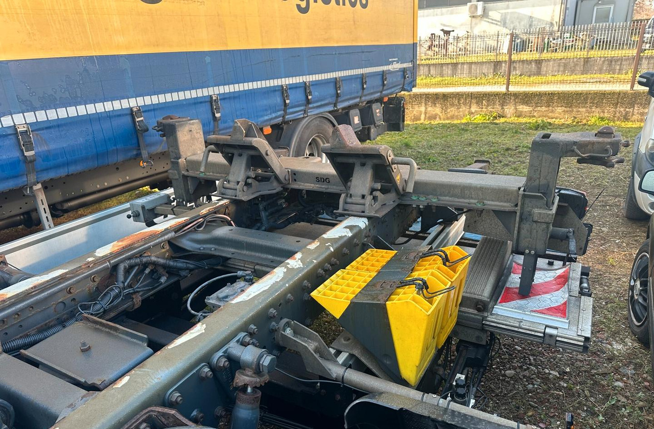 Iveco STRALIS AS 260 S 42 CASSE MOBILI SPONDA EURO - Chassis vrachtwagen: afbeelding 5 Iveco STRALIS AS 260 S 42 CASSE MOBILI SPONDA EURO - Chassis vrachtwagen: afbeelding 5