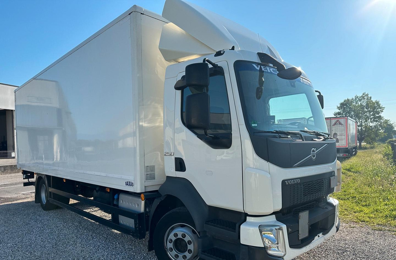 Volvo FL 250 EURO 6 FURGONE E SPONDA - Bakwagen: afbeelding 2 Volvo FL 250 EURO 6 FURGONE E SPONDA - Bakwagen: afbeelding 2