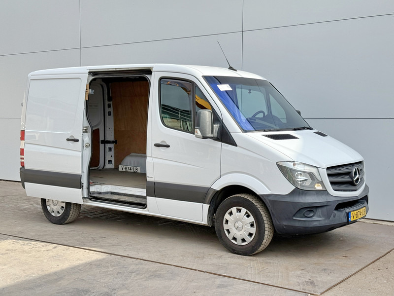 Mercedes-Benz Sprinter 311 2.1 CDI Automaat L2H1 Climate Control Cruise Control Camera trekhaak en lucht geveerde stoel - Bestelwagen: afbeelding 5 Mercedes-Benz Sprinter 311 2.1 CDI Automaat L2H1 Climate Control Cruise Control Camera trekhaak en lucht geveerde stoel - Bestelwagen: afbeelding 5