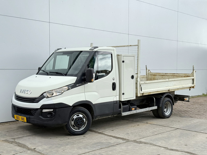Iveco Daily 35C12 2.3 Kipper Dubbellucht 3.5t Trekhaak Airco Cruise Control Lucht geveerde stoel - Kipper bestelwagen: afbeelding 2 Iveco Daily 35C12 2.3 Kipper Dubbellucht 3.5t Trekhaak Airco Cruise Control Lucht geveerde stoel - Kipper bestelwagen: afbeelding 2