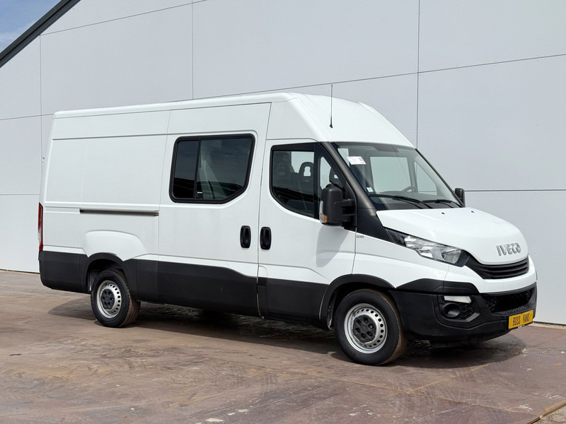 Iveco Daily 35S14 2.3 L2H2 Dubbele Cabine 7 Stoelen Mixto DoKa Airco Cruise Control Trekhaak 3.5t Lucht geveerde stoel - Gesloten bestelwagen, Bestelwagen met dubbele cabine: afbeelding 4 Iveco Daily 35S14 2.3 L2H2 Dubbele Cabine 7 Stoelen Mixto DoKa Airco Cruise Control Trekhaak 3.5t Lucht geveerde stoel - Gesloten bestelwagen, Bestelwagen met dubbele cabine: afbeelding 4