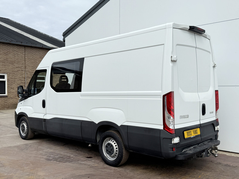 Iveco Daily 35S14 2.3 L2H2 Dubbele Cabine 7 Stoelen Mixto DoKa Airco Cruise Control Trekhaak 3.5t Lucht geveerde stoel - Gesloten bestelwagen, Bestelwagen met dubbele cabine: afbeelding 2 Iveco Daily 35S14 2.3 L2H2 Dubbele Cabine 7 Stoelen Mixto DoKa Airco Cruise Control Trekhaak 3.5t Lucht geveerde stoel - Gesloten bestelwagen, Bestelwagen met dubbele cabine: afbeelding 2