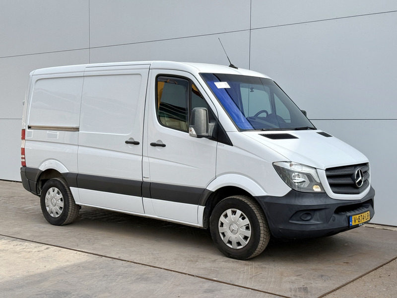 Mercedes-Benz Sprinter 311 2.1 CDI Automaat L2H1 Climate Control Cruise Control Camera trekhaak en lucht geveerde stoel - Gesloten bestelwagen: afbeelding 4 Mercedes-Benz Sprinter 311 2.1 CDI Automaat L2H1 Climate Control Cruise Control Camera trekhaak en lucht geveerde stoel - Gesloten bestelwagen: afbeelding 4
