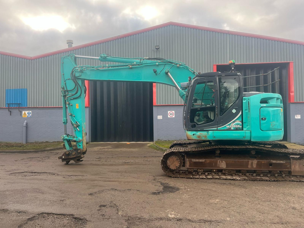 Kobelco SK230SRLC-5E - Rupsgraafmachine: afbeelding 2 Kobelco SK230SRLC-5E - Rupsgraafmachine: afbeelding 2