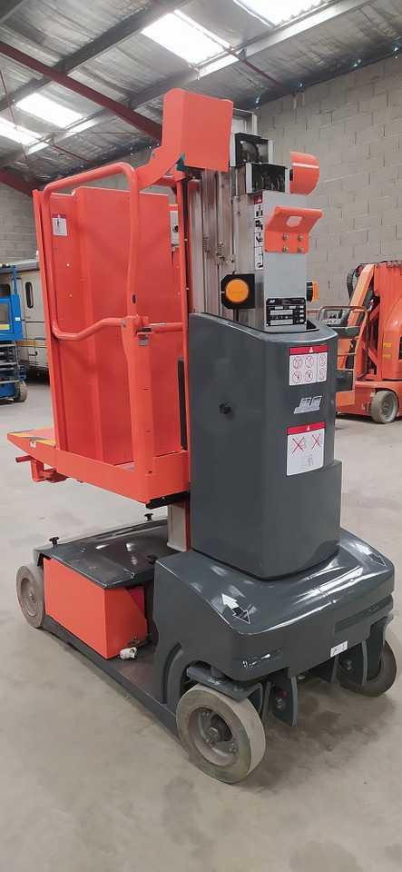 JLG TOUCAN DUO - Verticale masthoogwerker: afbeelding 2 JLG TOUCAN DUO - Verticale masthoogwerker: afbeelding 2