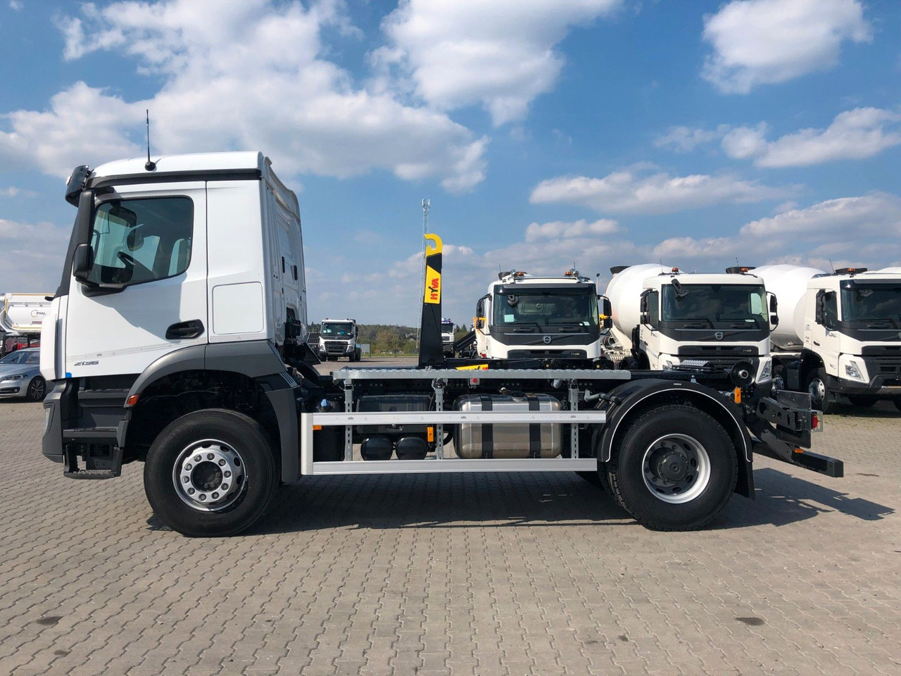 Mercedes-Benz AROCS 2136 Abrollkipper HYVA HKS-12-37-S - Haakarmsysteem vrachtwagen: afbeelding 4 Mercedes-Benz AROCS 2136 Abrollkipper HYVA HKS-12-37-S - Haakarmsysteem vrachtwagen: afbeelding 4