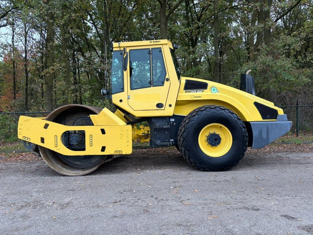 Bomag BW 213 D H-4 i EVIB/BVC / Airco / German machine - Schapenpootwals/ Grondverdichter: afbeelding 2 Bomag BW 213 D H-4 i EVIB/BVC / Airco / German machine - Schapenpootwals/ Grondverdichter: afbeelding 2