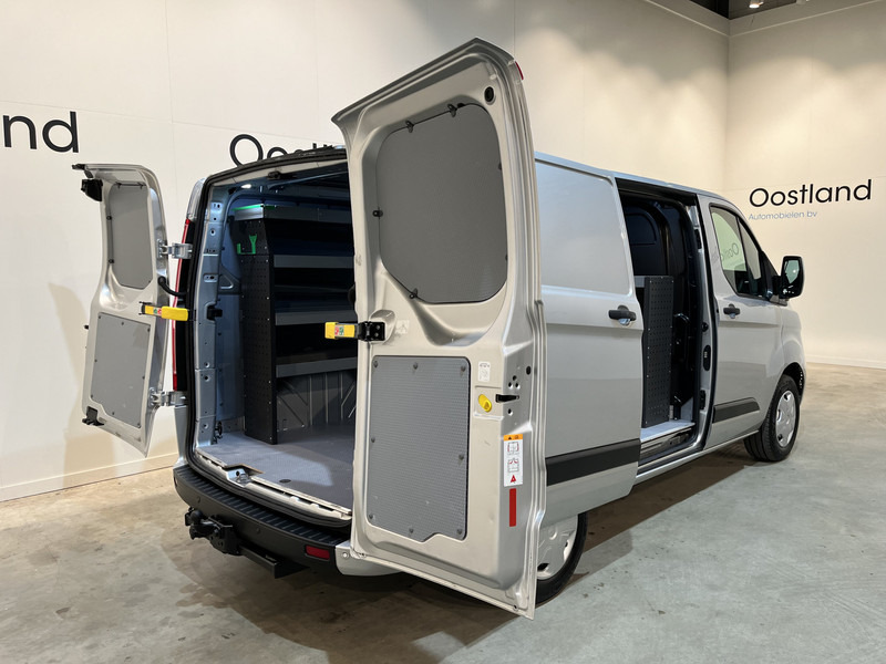 Ford Transit Custom 280 2.0 TDCI L1H1 Trend 130 PK Servicebus / Inrichting / Euro 6 / Airco / PDC / Cruise Control / Navigatie / CarPlay / Trekhaak / 3-Zits / 96.300 KM !! / BPM VRIJ !! - Kleine bestelwagen: afbeelding 2 Ford Transit Custom 280 2.0 TDCI L1H1 Trend 130 PK Servicebus / Inrichting / Euro 6 / Airco / PDC / Cruise Control / Navigatie / CarPlay / Trekhaak / 3-Zits / 96.300 KM !! / BPM VRIJ !! - Kleine bestelwagen: afbeelding 2
