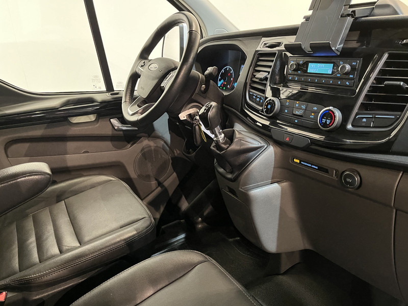 Ford Transit Custom 300 2.0 TDCI 130 PK L1H1 Trail / Euro6 / Airco / Cruise / Leer / PDC / 3-zits / 35.000 KM !! / BPM VRIJ !! - Kleine bestelwagen: afbeelding 3 Ford Transit Custom 300 2.0 TDCI 130 PK L1H1 Trail / Euro6 / Airco / Cruise / Leer / PDC / 3-zits / 35.000 KM !! / BPM VRIJ !! - Kleine bestelwagen: afbeelding 3