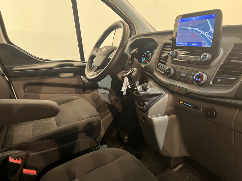 Ford Transit Custom 300 2.0 TDCI L2H1 Trend / Servicebus / Bott Inrichting / Euro 6 / Airco / CarPlay / Camera / Navigatie / 3-Zits - Kleine bestelwagen: afbeelding 3 Ford Transit Custom 300 2.0 TDCI L2H1 Trend / Servicebus / Bott Inrichting / Euro 6 / Airco / CarPlay / Camera / Navigatie / 3-Zits - Kleine bestelwagen: afbeelding 3