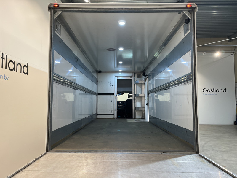 Iveco 70C18 3.0 Automaat Bakwagen / Dhollandia Laadklep / Euro 6 / Luchtvering / Airco / Camera / Cruise Control / Zijdeur - Bakwagen: afbeelding 4 Iveco 70C18 3.0 Automaat Bakwagen / Dhollandia Laadklep / Euro 6 / Luchtvering / Airco / Camera / Cruise Control / Zijdeur - Bakwagen: afbeelding 4