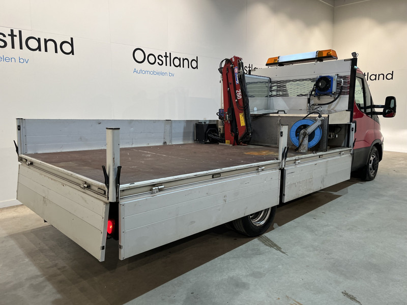 Iveco Daily 35C16 Open Laadbak / HMF Kraan / Euro 6 / Compressor / Trekhaak 3500 KG / Airco / Cruise Control / 3-Zits / 69.100 KM !! / BPM VRIJ !! - Bestelwagen open laadbak: afbeelding 4 Iveco Daily 35C16 Open Laadbak / HMF Kraan / Euro 6 / Compressor / Trekhaak 3500 KG / Airco / Cruise Control / 3-Zits / 69.100 KM !! / BPM VRIJ !! - Bestelwagen open laadbak: afbeelding 4