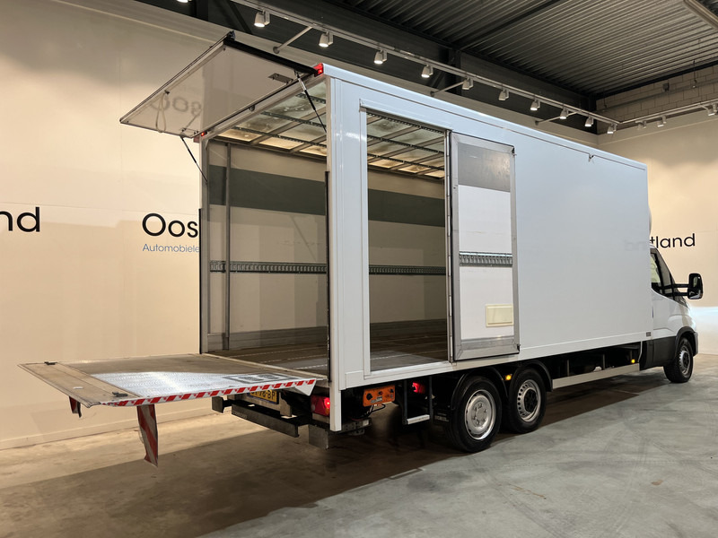 Iveco Daily 35S18 3.0 BE Clixtar Automaat Bakwagen met Laadklep / Laadvermogen 3.060 KG / Euro 6 / Luchtvering / Airco / Camera / CarPlay / Cruise Control / - Bestelwagen gesloten laadbak: afbeelding 2 Iveco Daily 35S18 3.0 BE Clixtar Automaat Bakwagen met Laadklep / Laadvermogen 3.060 KG / Euro 6 / Luchtvering / Airco / Camera / CarPlay / Cruise Control / - Bestelwagen gesloten laadbak: afbeelding 2