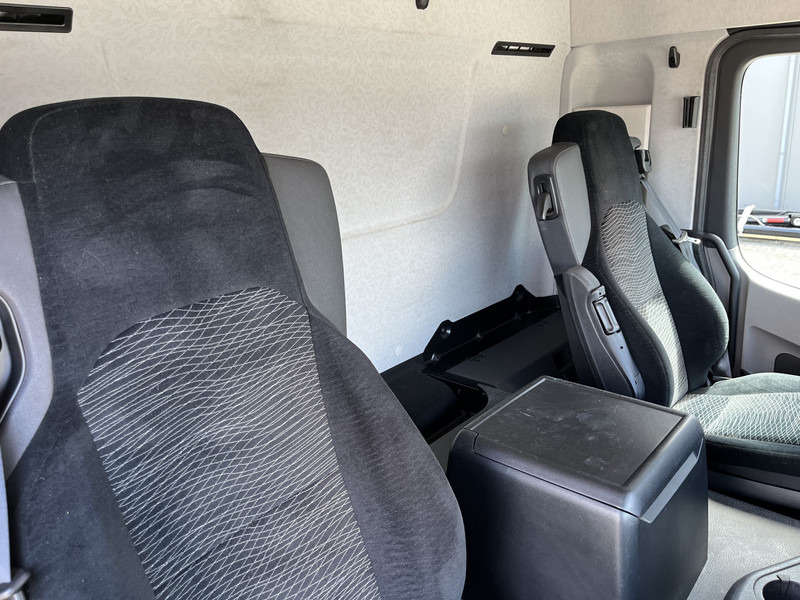 Vrachtwagen met open laadbak, Kraanwagen Mercedes-Benz ANTOS 2546 6X2 Bouwstoffenauto / Open laadbak vv KRAAN MKG HLK 221-3 met Palletklem: afbeelding 13