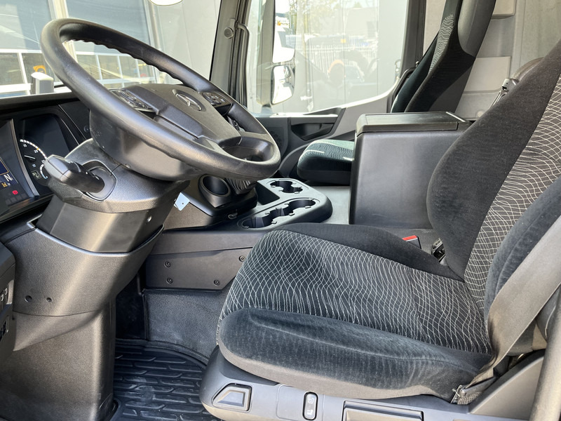 Vrachtwagen met open laadbak, Kraanwagen Mercedes-Benz ANTOS 2546 6X2 Bouwstoffenauto / Open laadbak vv KRAAN MKG HLK 221-3 met Palletklem: afbeelding 10