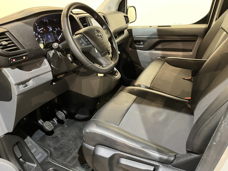 Kleine bestelwagen Opel Vivaro 2.0 CDTI L3H1 150 PK Servicebus / Inrichting / Euro 6 / Airco / Cruise Control / Camera / Trekhaak / CarPlay / Navigatie / 3-Zits /: afbeelding 6