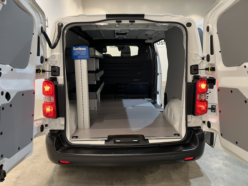 Opel Vivaro-e L2 75 kWh Servicebus / Sortimo Inrichting / 100% elektrisch !! / Airco / Cruise Control / CarPlay / Camera / Navigatie / 3-Zits / 3.800 KM !! - Kleine bestelwagen, Elektrische bedrijfswagen: afbeelding 4 Opel Vivaro-e L2 75 kWh Servicebus / Sortimo Inrichting / 100% elektrisch !! / Airco / Cruise Control / CarPlay / Camera / Navigatie / 3-Zits / 3.800 KM !! - Kleine bestelwagen, Elektrische bedrijfswagen: afbeelding 4