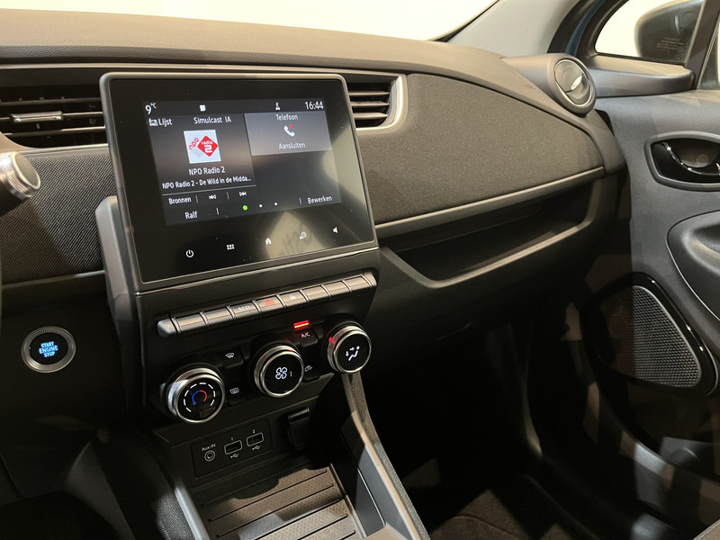 Renault ZOE R110 Life 52 kWh (Incl. Accu) / CarPlay / Airco / Cruise Control / 62.600 KM !! Prijs ex BTW € 11.500,- - Hatchback: afbeelding 5 Renault ZOE R110 Life 52 kWh (Incl. Accu) / CarPlay / Airco / Cruise Control / 62.600 KM !! Prijs ex BTW € 11.500,- - Hatchback: afbeelding 5