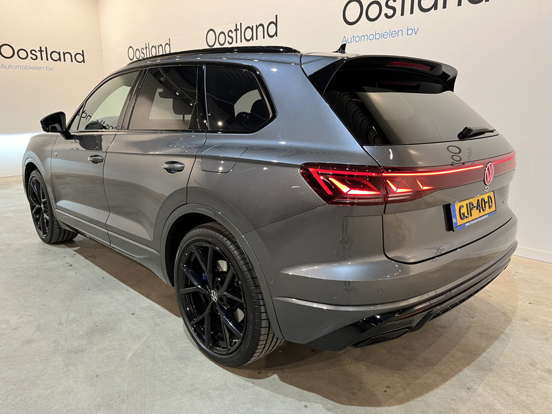 Volkswagen Touareg R 3.0 TSi 462 PK eHybrid 4MOTION Full Options / Luchtvering / IQ Matrix / 360 Camera / Panoramadak / Head-Up / Leder / Stoelventilatie / Stoelverwarming - SUV: afbeelding 4 Volkswagen Touareg R 3.0 TSi 462 PK eHybrid 4MOTION Full Options / Luchtvering / IQ Matrix / 360 Camera / Panoramadak / Head-Up / Leder / Stoelventilatie / Stoelverwarming - SUV: afbeelding 4
