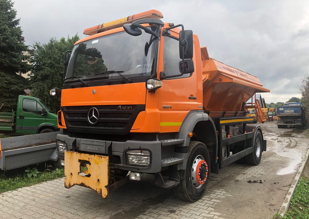 Leasing  Mercedes-Benz Axor 1824 4x4 piaskarka solarka econ pług 2011 e5 Mercedes-Benz Axor 1824 4x4 piaskarka solarka econ pług 2011 e5: afbeelding 8