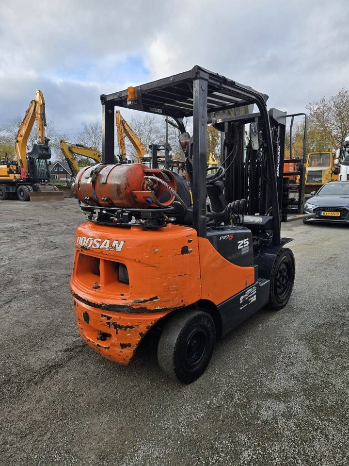Doosan G 25 E-5 - LPG heftruck: afbeelding 4 Doosan G 25 E-5 - LPG heftruck: afbeelding 4