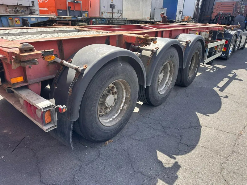 DESOT 3 x containerchassis 20-30ft - Containertransporter/ Wissellaadbak oplegger: afbeelding 3 DESOT 3 x containerchassis 20-30ft - Containertransporter/ Wissellaadbak oplegger: afbeelding 3