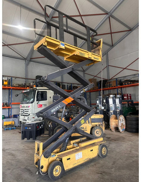 Grove SM2633E - Schaarlift: afbeelding 1 Grove SM2633E - Schaarlift: afbeelding 1