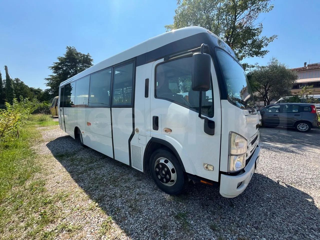 Isuzu P65 - Schoolbus: afbeelding 1 Isuzu P65 - Schoolbus: afbeelding 1