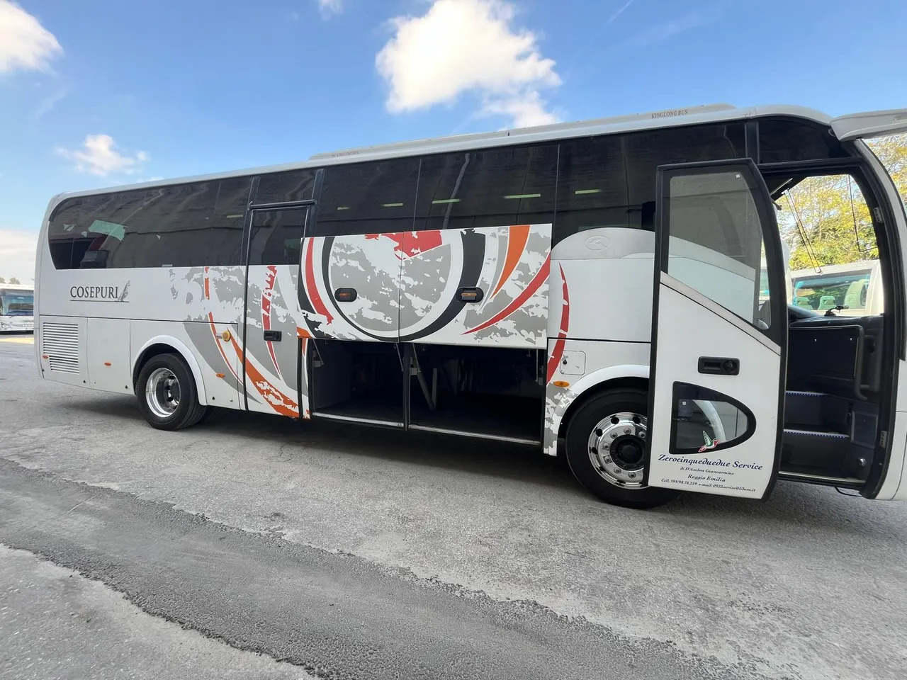 King Long XMQ6996 - Touringcar: afbeelding 1 King Long XMQ6996 - Touringcar: afbeelding 1