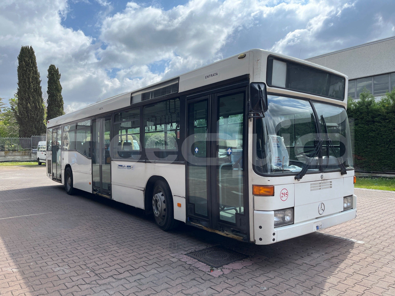 Mercedes-Benz O 405N2 - Streekbus: afbeelding 1 Mercedes-Benz O 405N2 - Streekbus: afbeelding 1