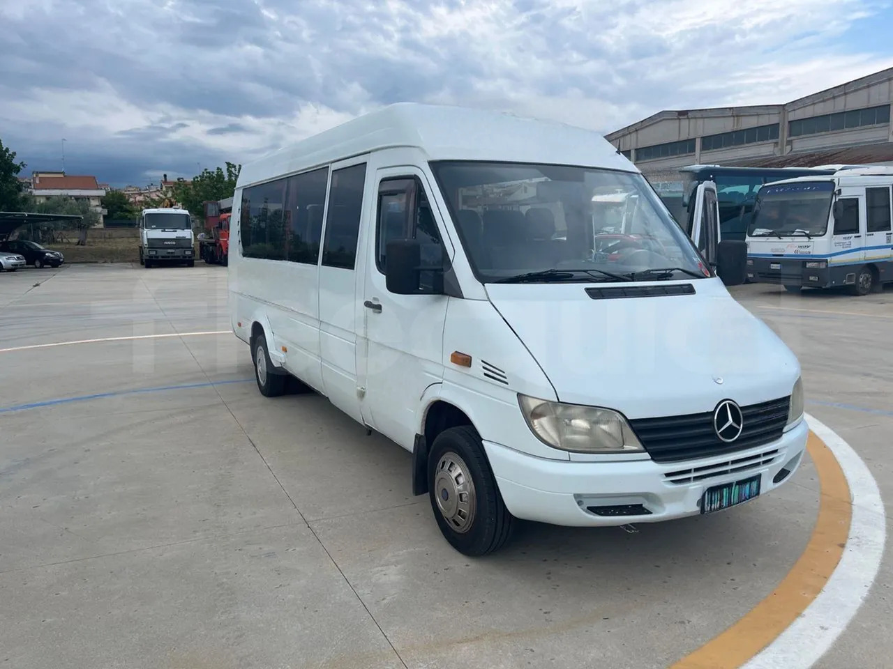 Mercedes-Benz Sprinter - Minibus, Personenvervoer: afbeelding 1 Mercedes-Benz Sprinter - Minibus, Personenvervoer: afbeelding 1