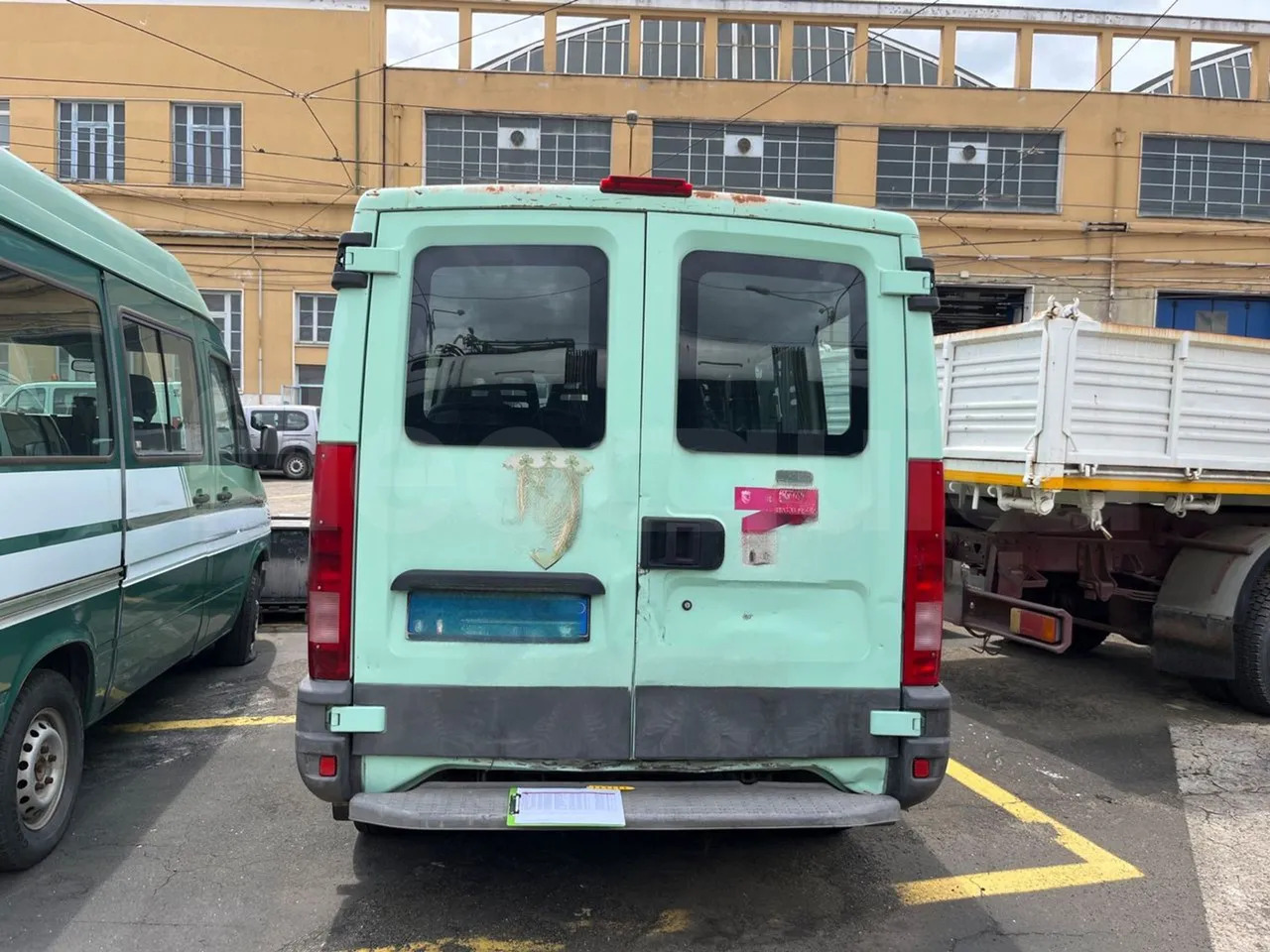 N.2Iveco Daily - Minibus, Personenvervoer: afbeelding 4 N.2Iveco Daily - Minibus, Personenvervoer: afbeelding 4