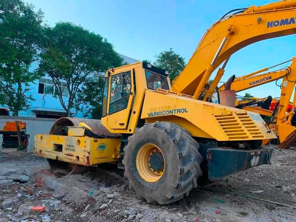 Bomag BW 225 D-3 - Asfaltwals: afbeelding 1 Bomag BW 225 D-3 - Asfaltwals: afbeelding 1