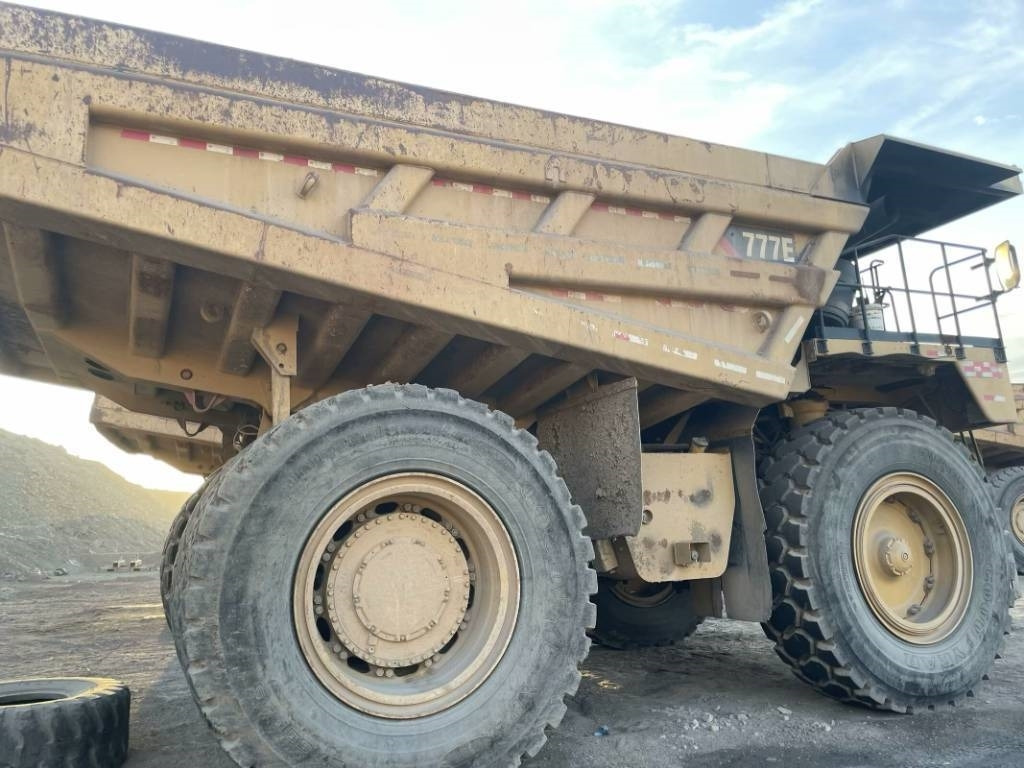 CAT 777e - Zelfrijdende kiepwagen: afbeelding 3 CAT 777e - Zelfrijdende kiepwagen: afbeelding 3
