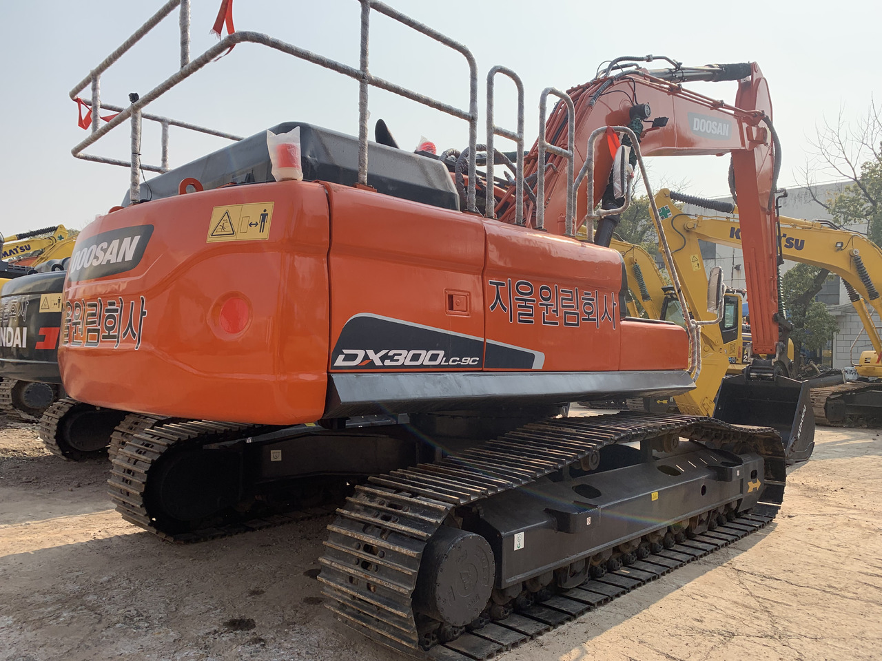 DOOSAN DX300LC-9C - Mobiele graafmachine: afbeelding 1 DOOSAN DX300LC-9C - Mobiele graafmachine: afbeelding 1