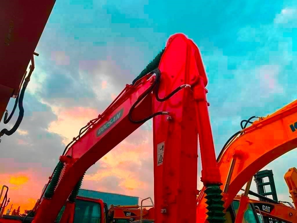 Doosan DX 225 LC - Rupsgraafmachine: afbeelding 1 Doosan DX 225 LC - Rupsgraafmachine: afbeelding 1