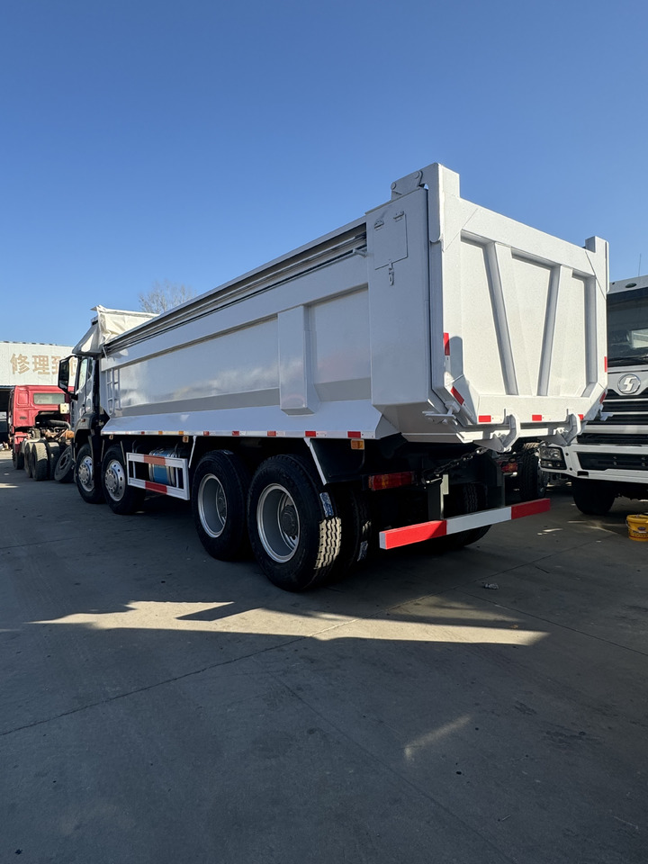 Howo 8x4 - Kiepwagen: afbeelding 4 Howo 8x4 - Kiepwagen: afbeelding 4