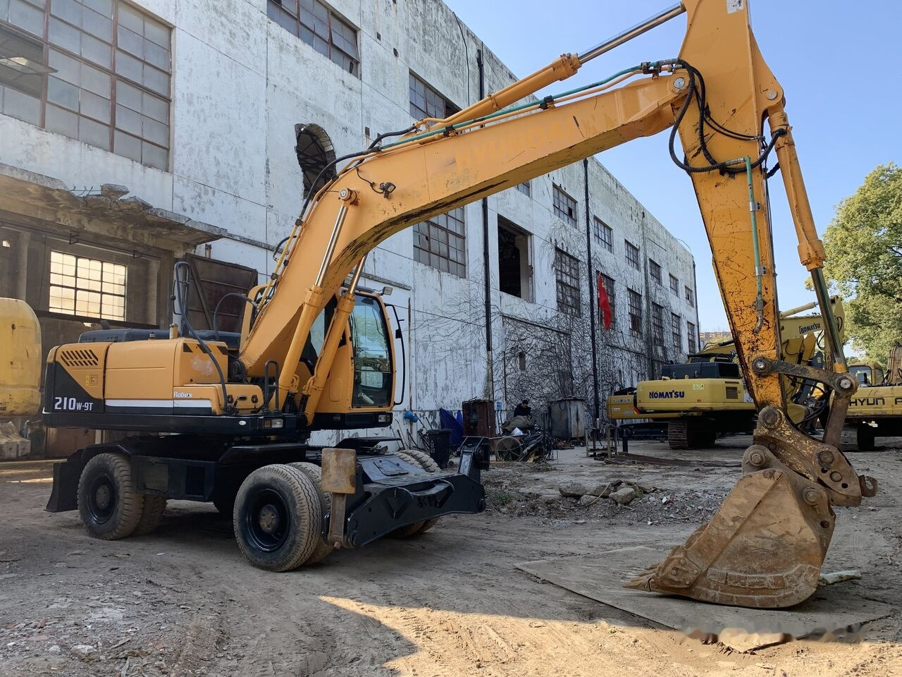 Hyundai R210W-9 - Rupsgraafmachine: afbeelding 1 Hyundai R210W-9 - Rupsgraafmachine: afbeelding 1